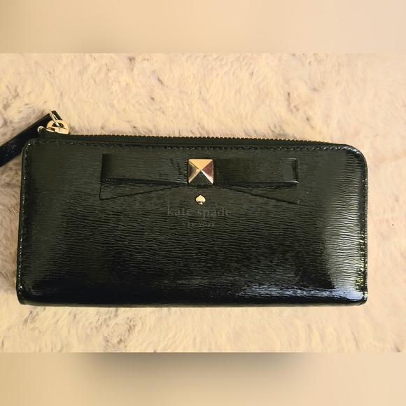 Kate Spade Wallet - Picture 1 of 8
